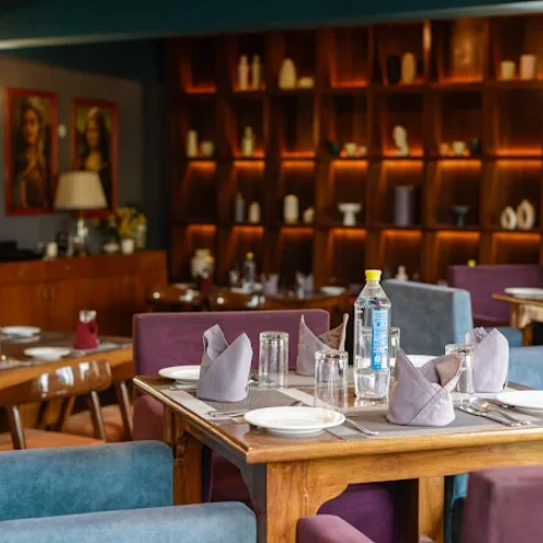 auric restaurant & rooftop cafe